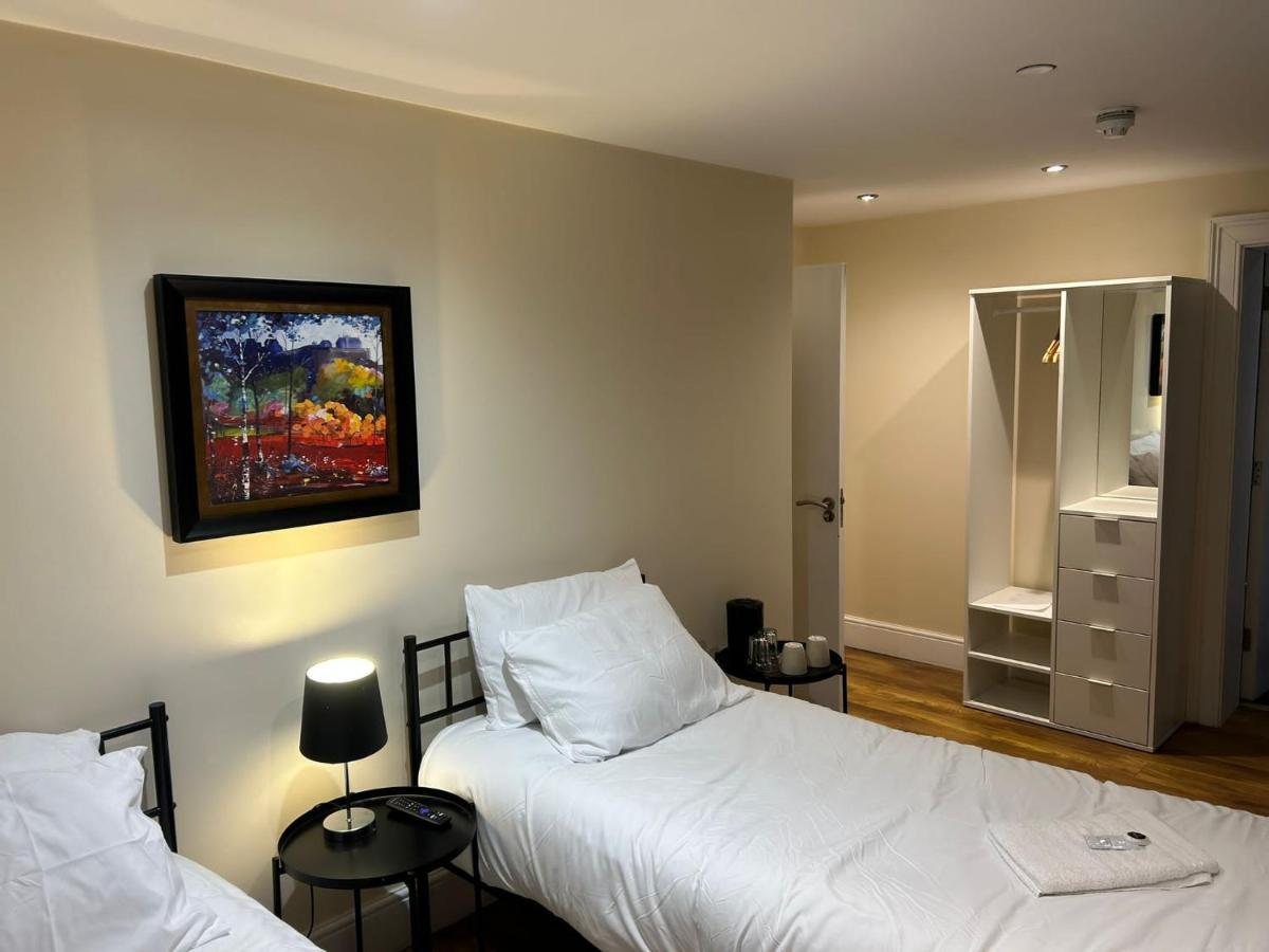 Twin Room With En-Suite Edinburg Exteriör bild